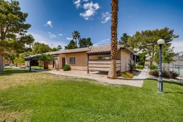 MLS: 2298436 Condo For Sale