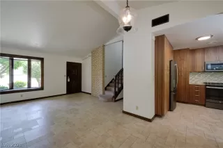 Photo #2: 2298476 Listing