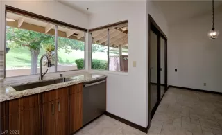 Photo #3: 2298476 Listing