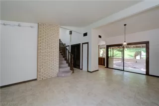 Photo #6: 2298476 Listing