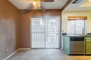 Photo #4: 2298493 Listing