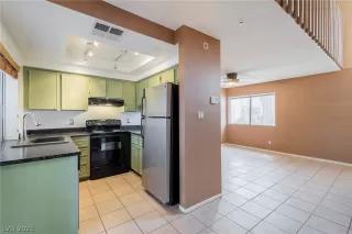 Photo #5: 2298493 Listing