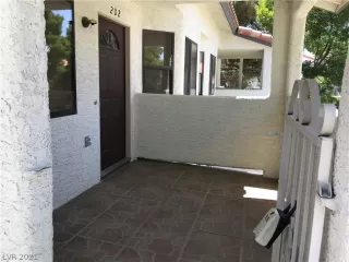 Photo #3: 2298507 Listing