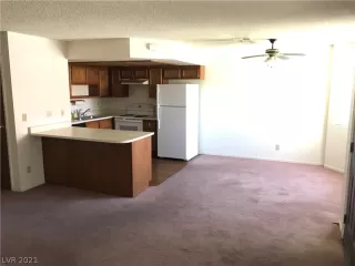 Photo #5: 2298507 Listing