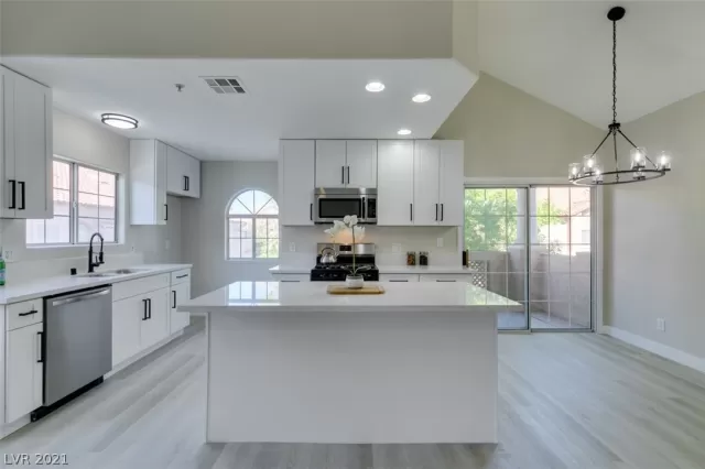 MLS: 2298537 Condo For Sale