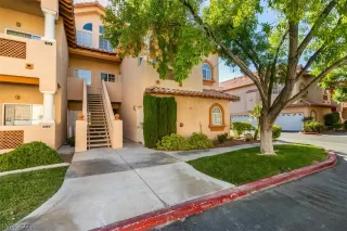 Photo #1: 2298537 Listing 