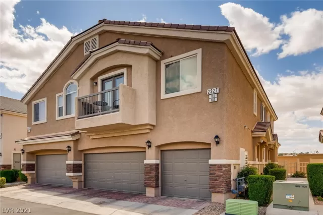 MLS: 2298584 Condo For Sale