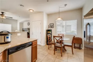 Photo #5: 2298584 Listing