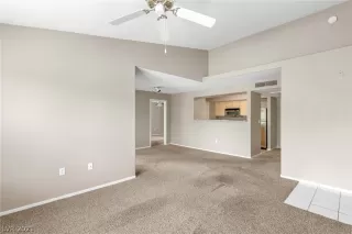 Photo #4: 2298592 Listing