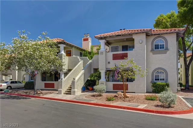 MLS: 2298609 Condo For Sale