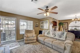 Photo #1: 2298609 Listing