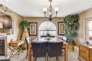 Photo #6: 2298609 Listing