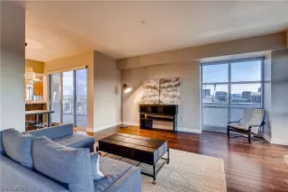 Photo #5: 2298620 Listing