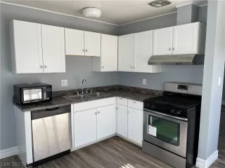 Photo #5: 2298622 Listing 