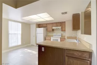 Photo #4: 2298651 Listing 