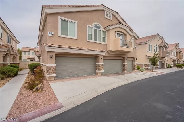 MLS: 2298668 Condo For Sale