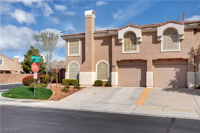 MLS: 2298687 Condo For Sale