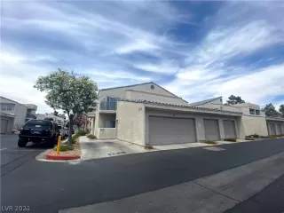 Photo #1: 2298738 Listing