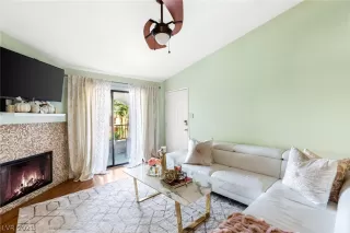 Photo #1: 2298773 Listing 