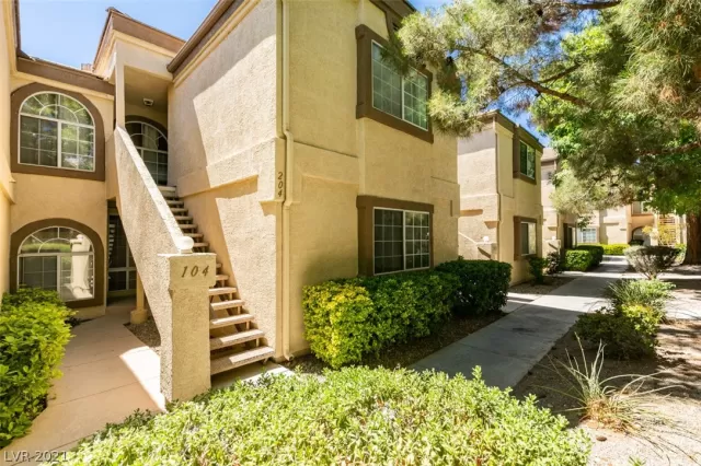 MLS: 2298823 Condo For Sale