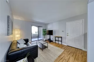 Photo #2: 2298834 Listing 