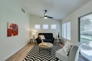 Photo #6: 2298855 Listing 