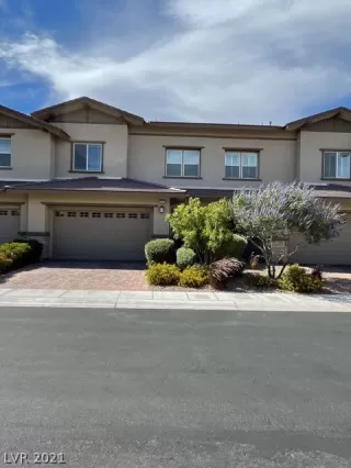 Photo #1: 2298883 Listing