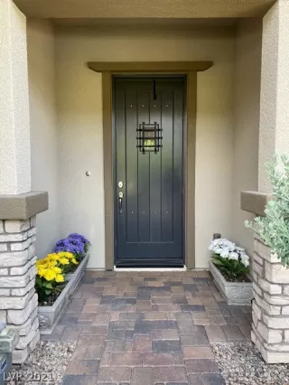 Photo #2: 2298883 Listing