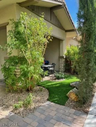 Photo #5: 2298883 Listing