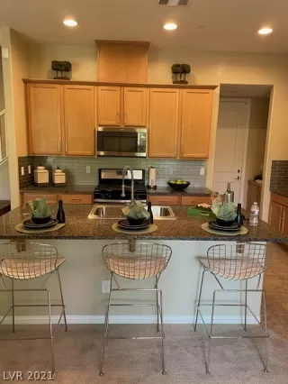 Photo #6: 2298883 Listing