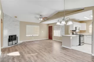 Photo #3: 2298890 Listing