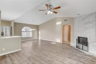 Photo #4: 2298890 Listing