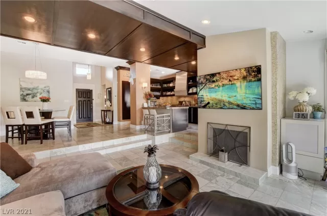 MLS: 2298899 Condo For Sale