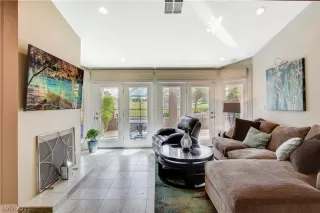 Photo #2: 2298899 Listing 