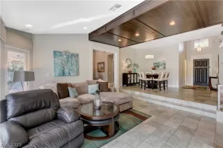 Photo #5: 2298899 Listing 