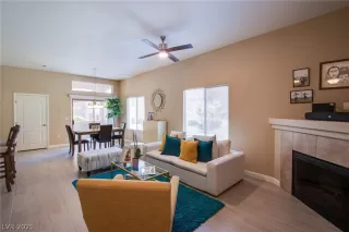 Photo #4: 2298902 Listing