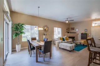 Photo #5: 2298902 Listing