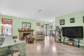 Photo #3: 2298906 Listing