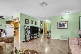 Photo #4: 2298906 Listing