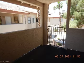 Photo #2: 2298916 Listing 