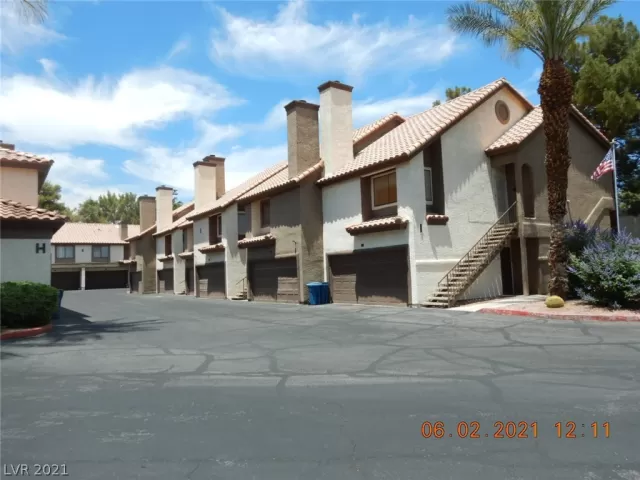 MLS: 2298919 Condo For Sale