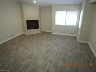 Photo #1: 2298919 Listing 