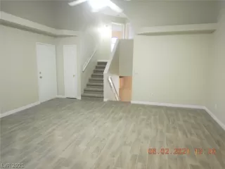 Photo #3: 2298919 Listing 