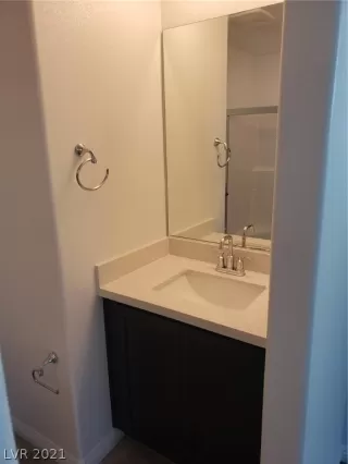 Photo #5: 2298921 Listing