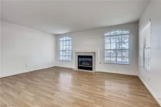 Photo #5: 2298927 Listing 