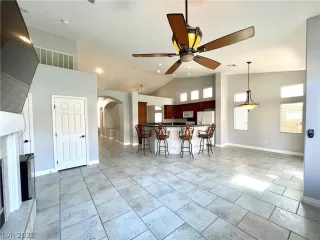 Photo #3: 2298934 Listing