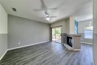 Photo #4: 2298935 Listing