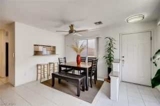 Photo #2: 2298982 Listing 