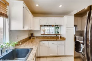 Photo #4: 2298982 Listing 