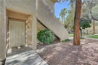 Photo #1: 2298989 Listing